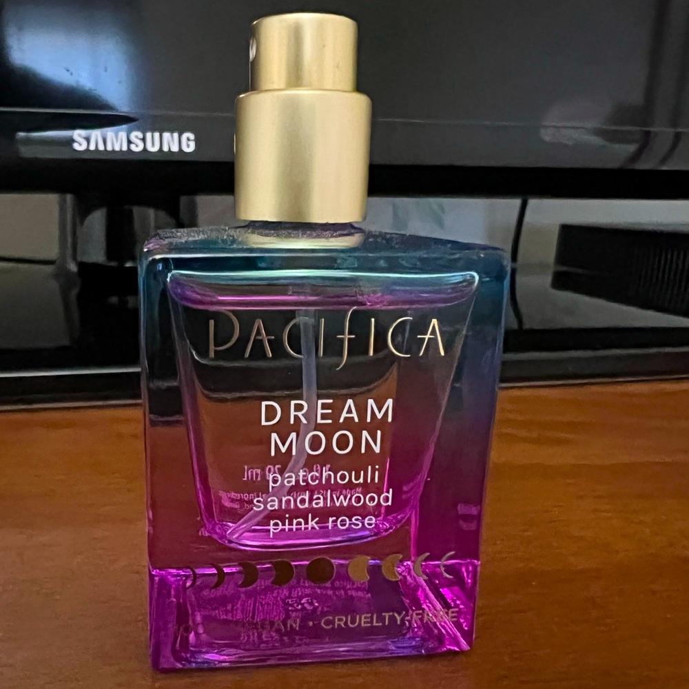 Pacifica dream moon perfume